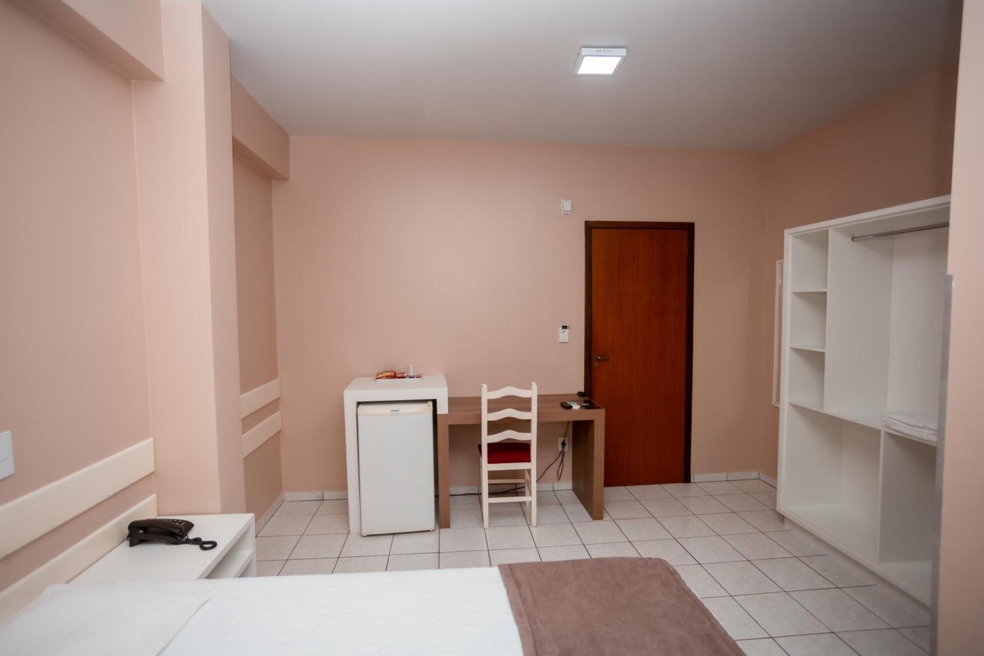 טולדו Nayru Hotel מראה חיצוני תמונה