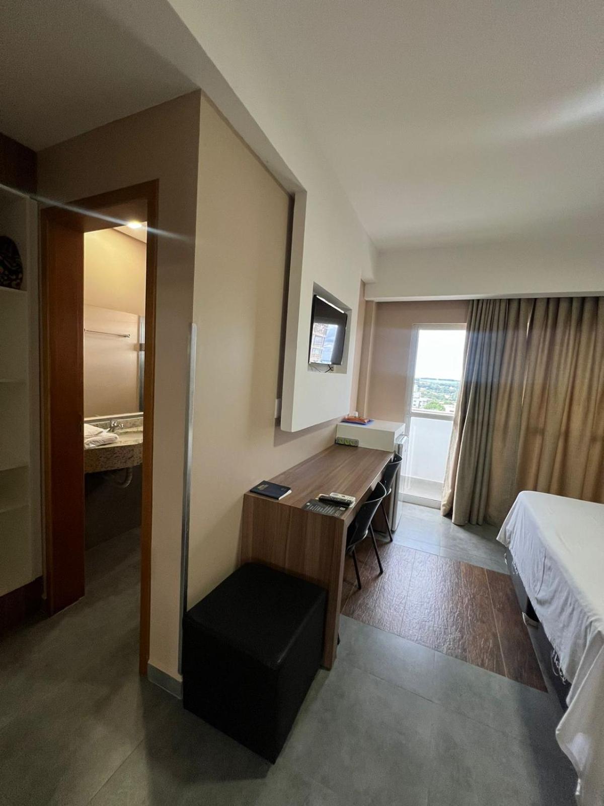 טולדו Nayru Hotel מראה חיצוני תמונה