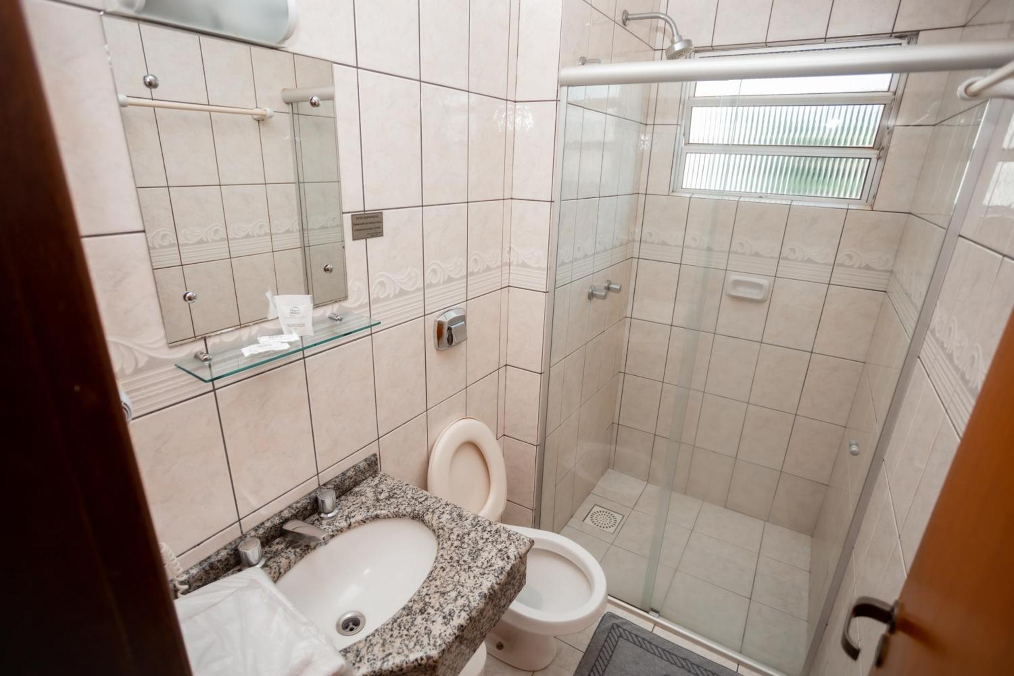 טולדו Nayru Hotel מראה חיצוני תמונה